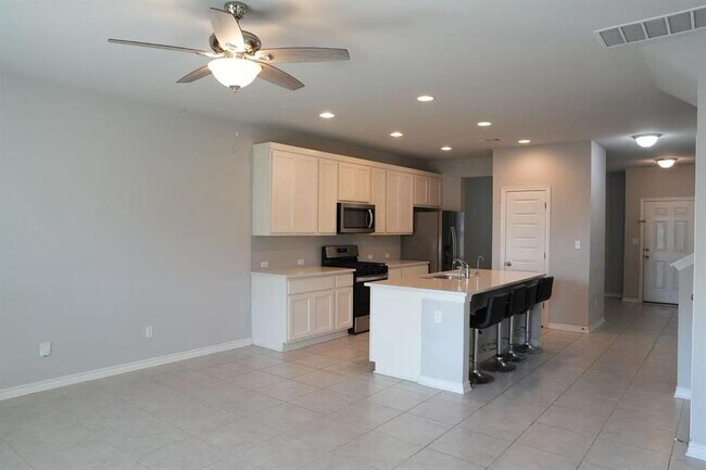 Building Photo - 808 Alta Wy