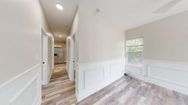 Building Photo - 1379 Roosevelt Pl
