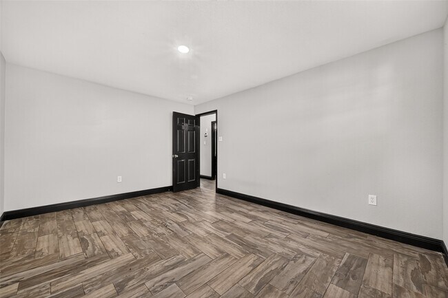 Building Photo - 19326 Leafwood Ln