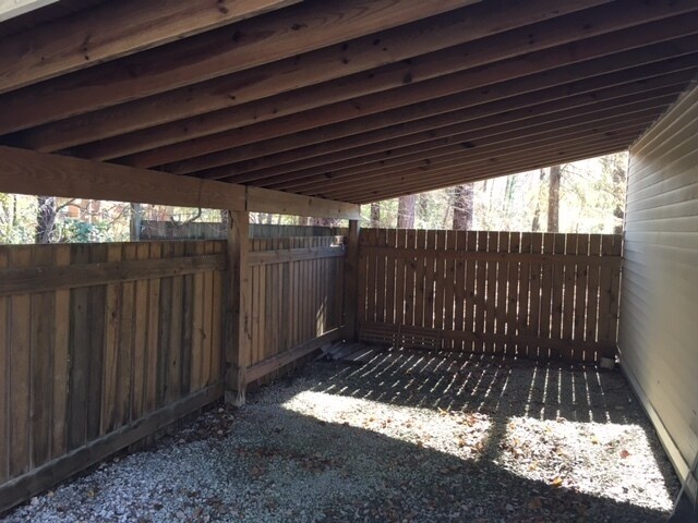 Building Photo - 123 Forest Green Dr