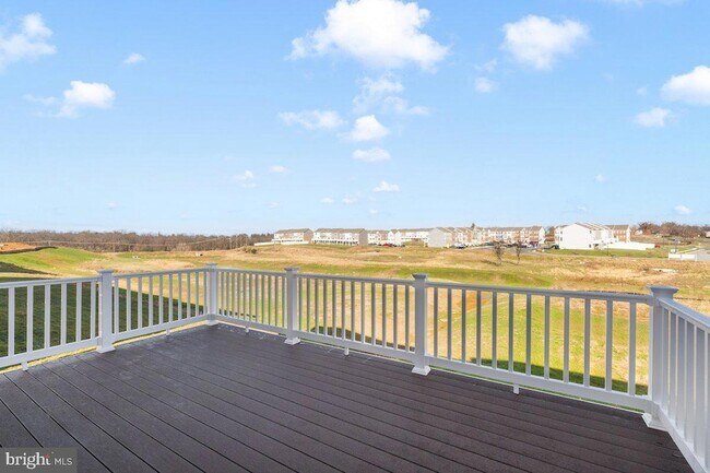 Building Photo - 569 Seeback Dr