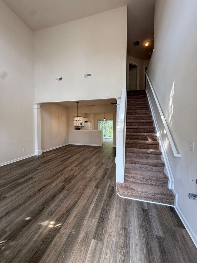 Building Photo - 146 Brentfield Loop