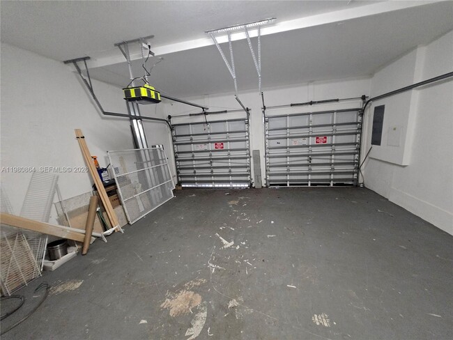 Building Photo - 8402 NW 114th Path