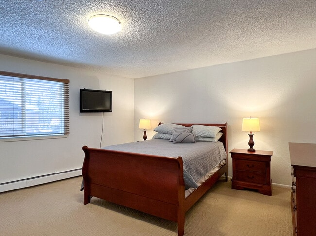 Building Photo - 4714 Mills Dr