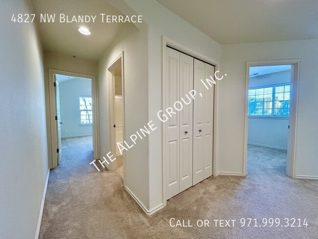 Building Photo - 3 Bedroom Townhome in Bethany!