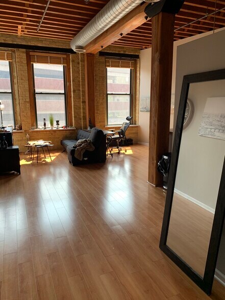 Building Photo - 141 N Water St