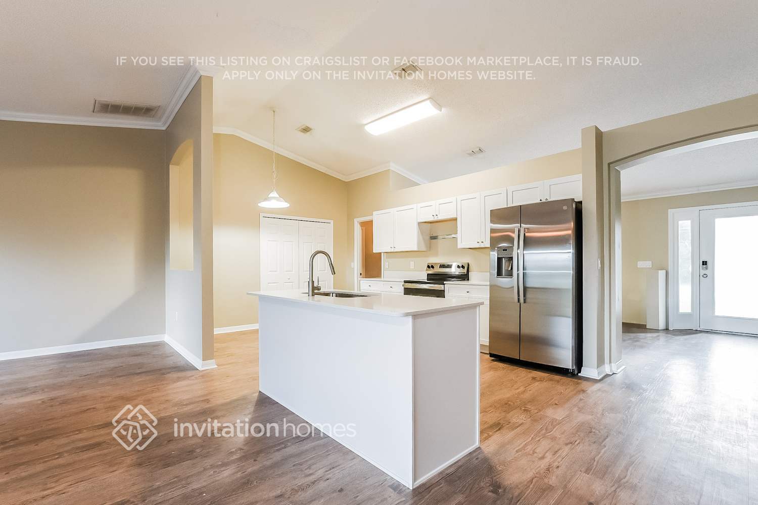 Building Photo - 702 4th Ave N