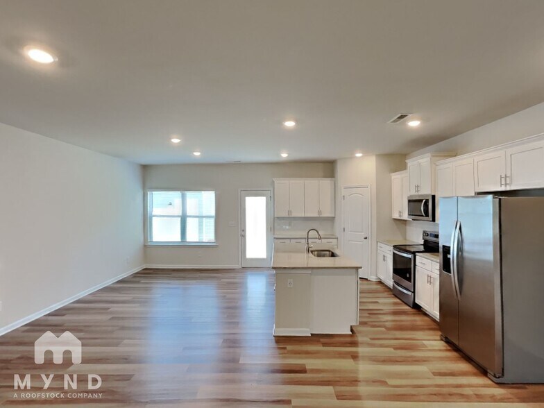 Building Photo - 430 Sagecroft Ln