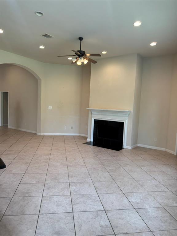 Building Photo - 5551 Linden Rose Ln