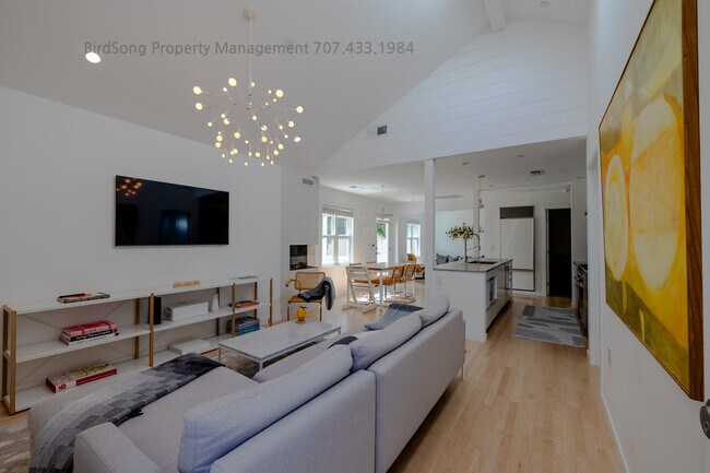 Building Photo - 13846 Village Ave