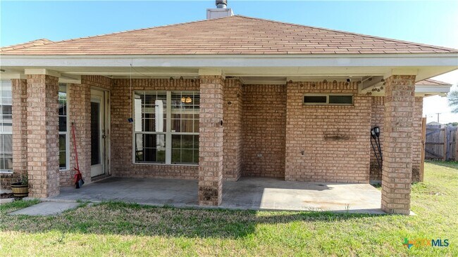 Building Photo - 4101 Whispering Oak Dr