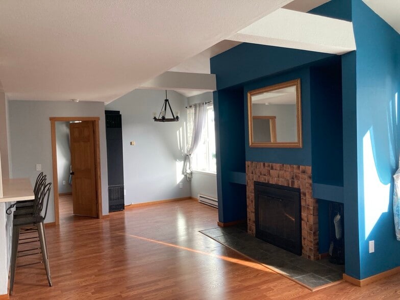 Building Photo - 1106 Wildrose Ct