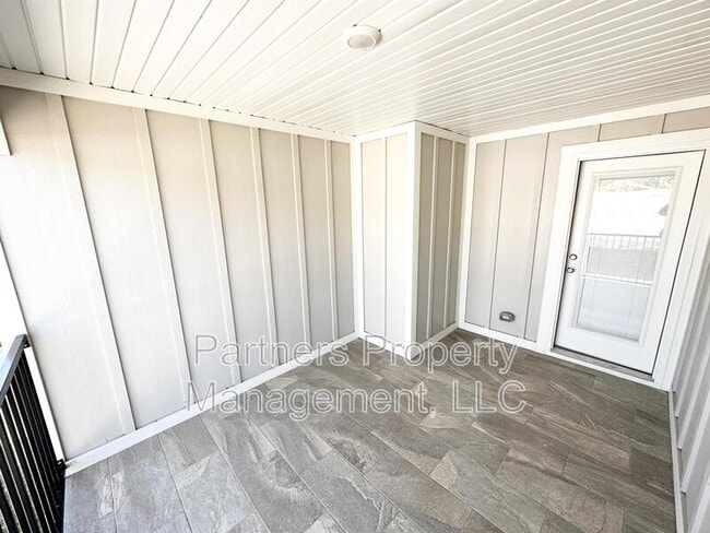 Building Photo - 823 S Amarillo Ave