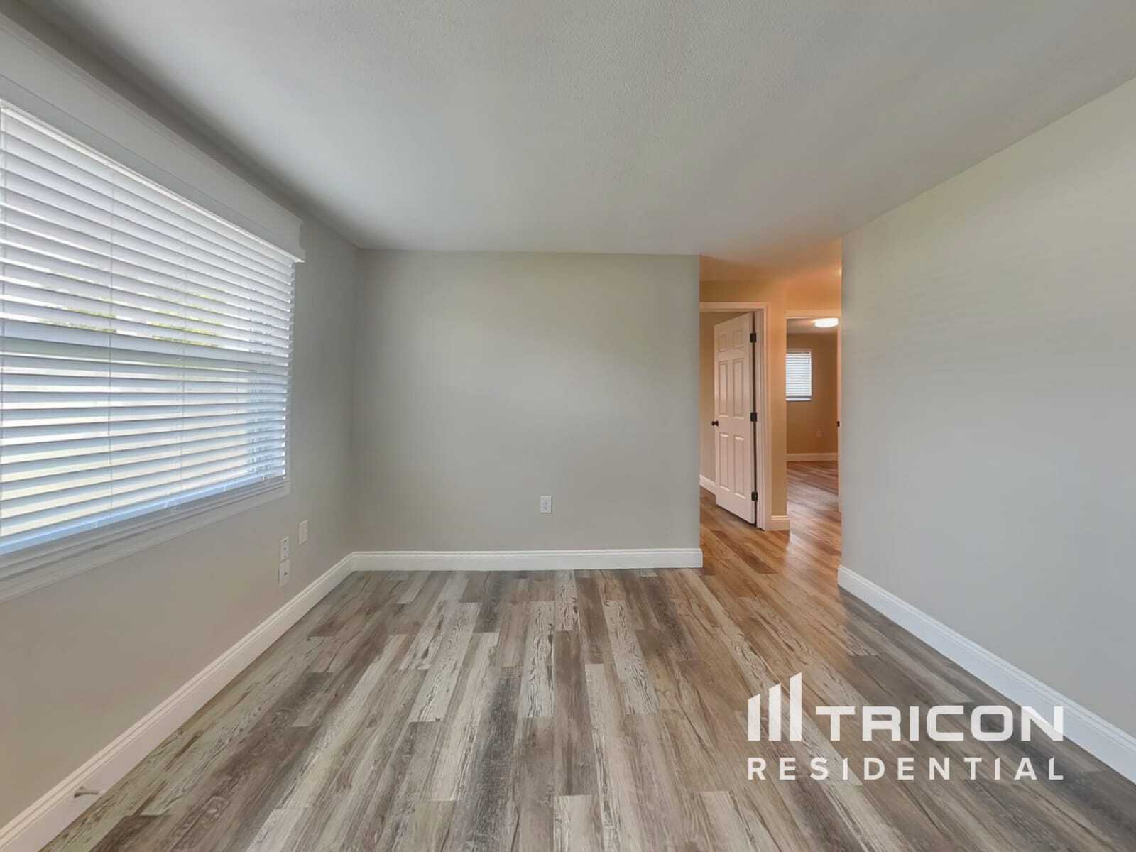 Building Photo - 1715 Scott St