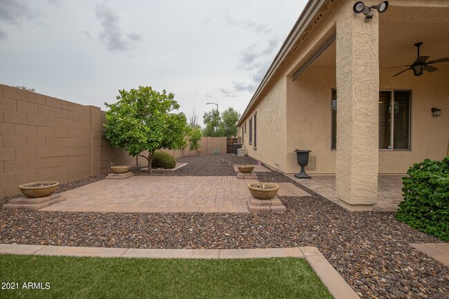 Building Photo - 5528 W Alyssa Ln