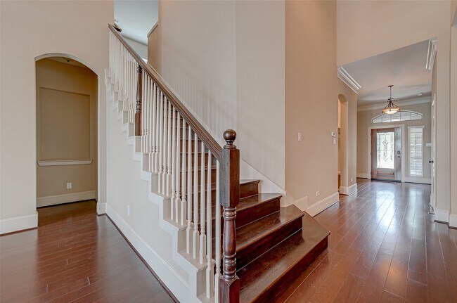 Building Photo - 10323 Hatcher Dr