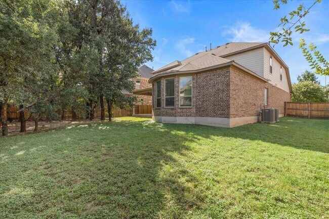 Building Photo - 10112 Lavon Bend