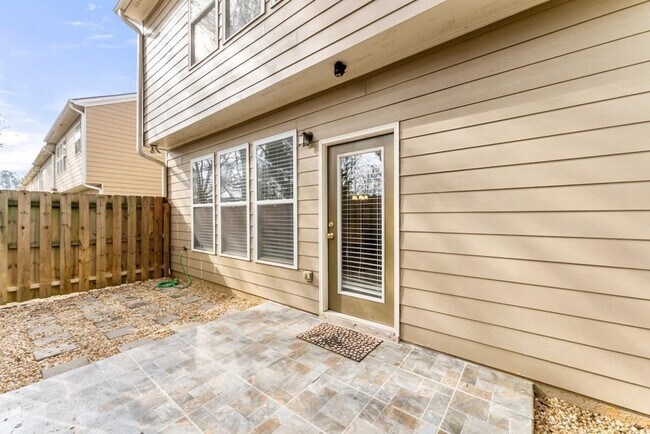 Building Photo - 1933 Lake Heights Cir NW