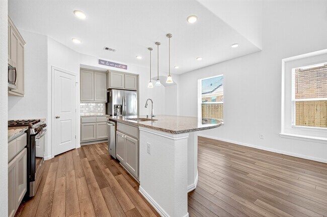Building Photo - 29897 Dovetail Blf Ln