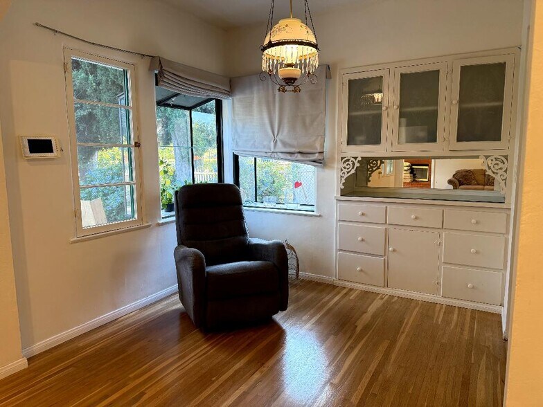 Building Photo - 7429 Hesperia Ave