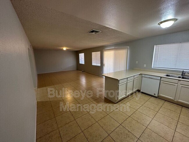 Building Photo - 9623 N 70th Dr