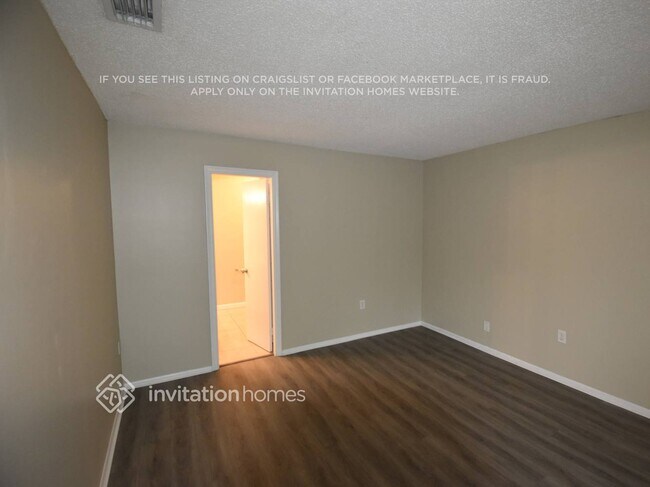 Building Photo - 11385 NW 41st St