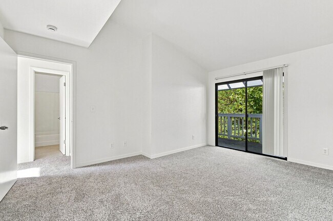 Building Photo - 320 Grapevine Pl