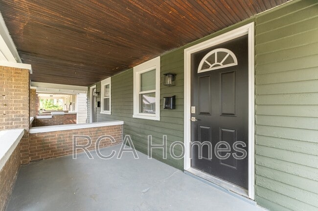 Building Photo - 1601 Villa Ave