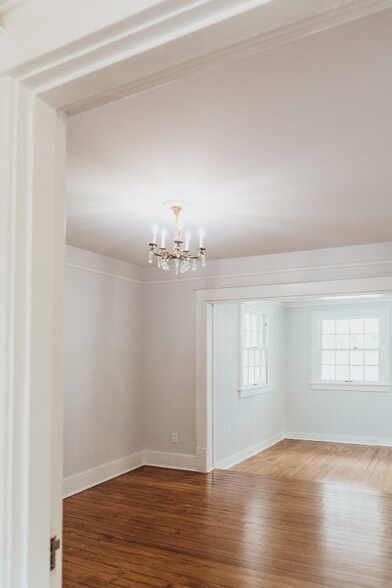 Building Photo - 314 W Charles Bussey Ave
