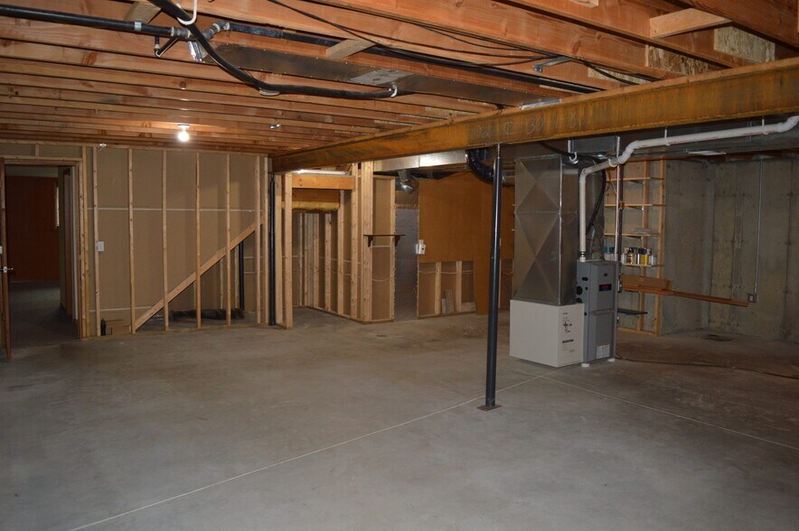 Building Photo - 4734 Bergamot Way