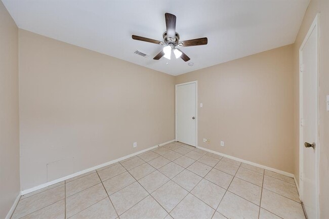 Building Photo - 12914 Townwood Dr
