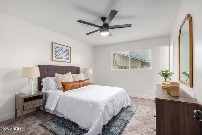 Building Photo - 3933 W Cactus Wren Dr