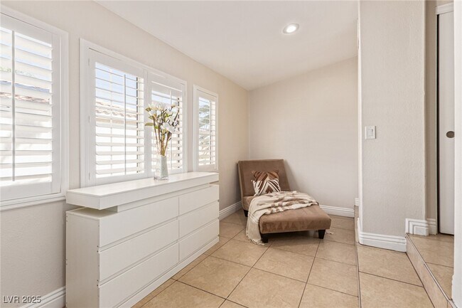 Building Photo - 9523 Coral Bell Ct