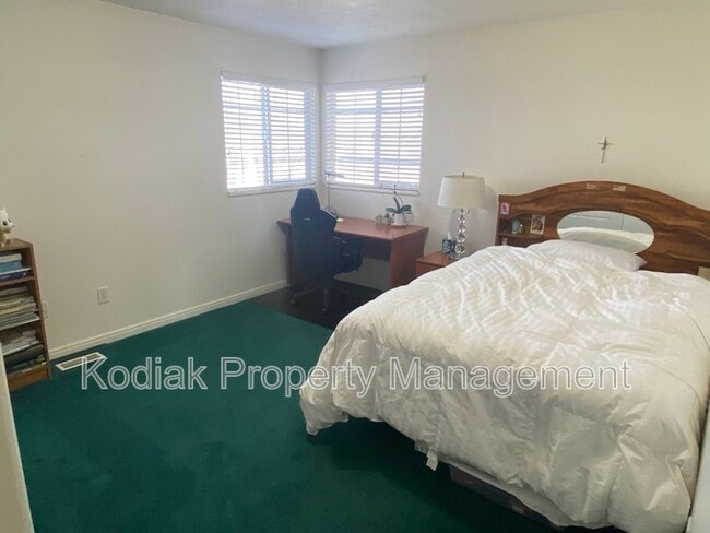 Building Photo - 5302 W Ted Wy