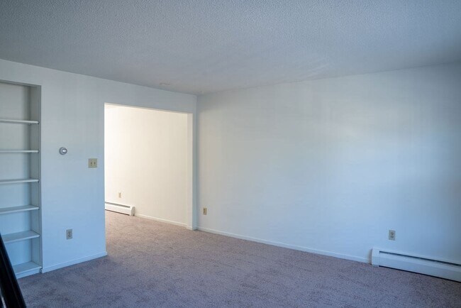 Building Photo - 21 Desmond Ave