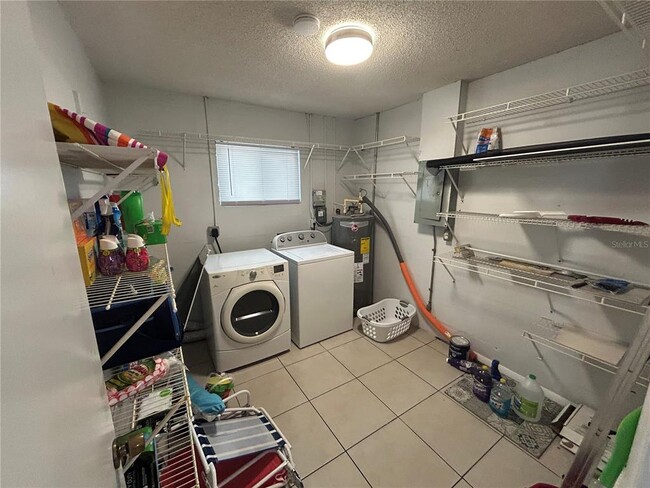 Building Photo - 2101 Utica Dr