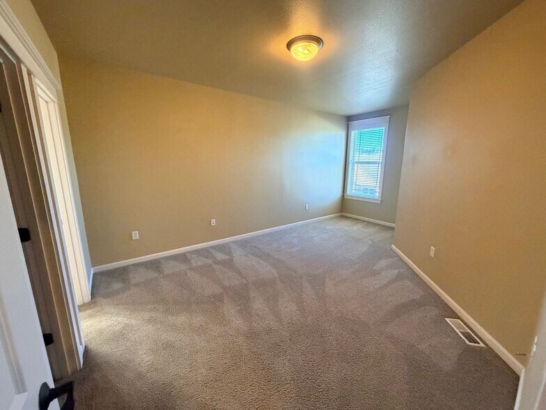 Building Photo - 3640 Summerlinn Dr