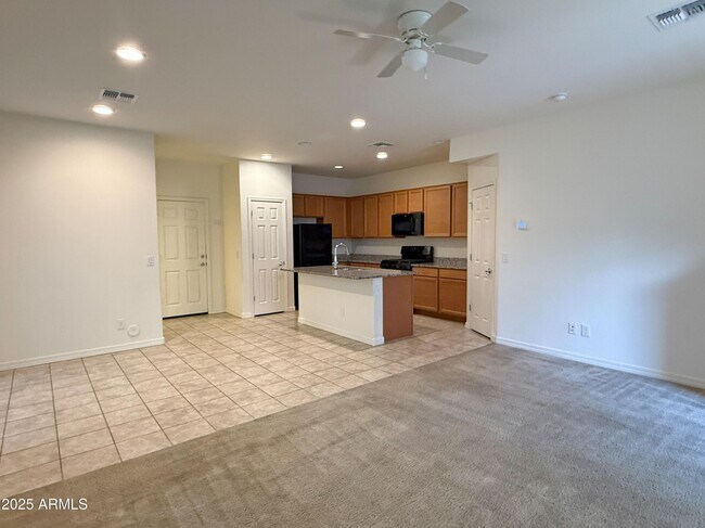 Building Photo - 3916 S 58th Ln