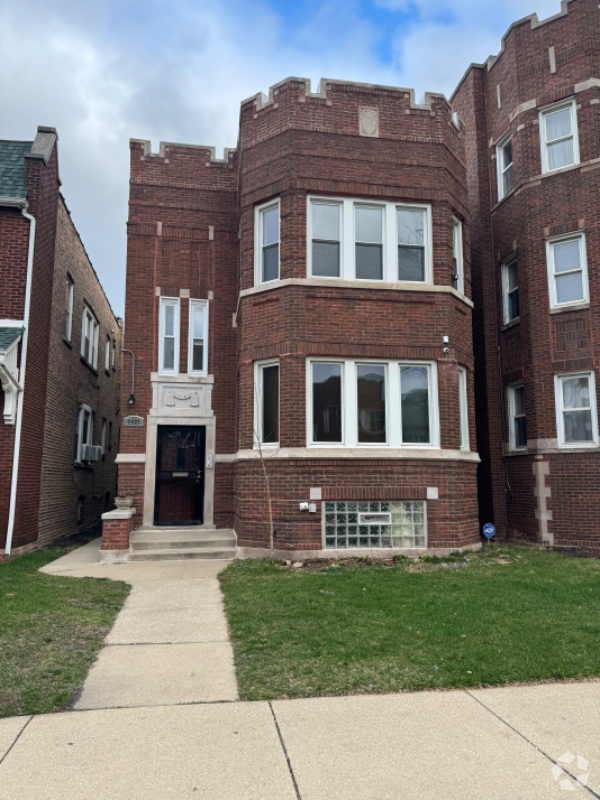 Building Photo - 7927 S Eberhart Ave