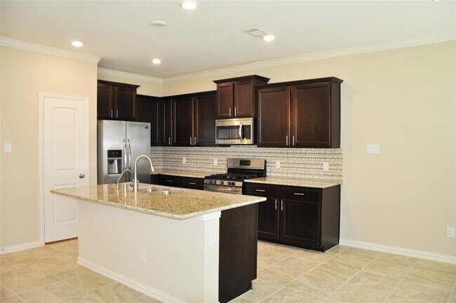 Building Photo - 18111 Tall Chestnut St