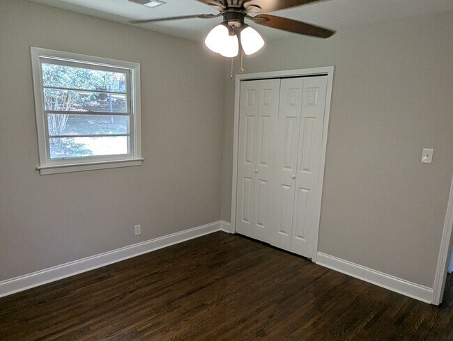 Building Photo - 109 Poplar Trl