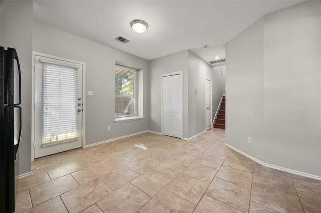 Building Photo - 10401 Maydelle Dr