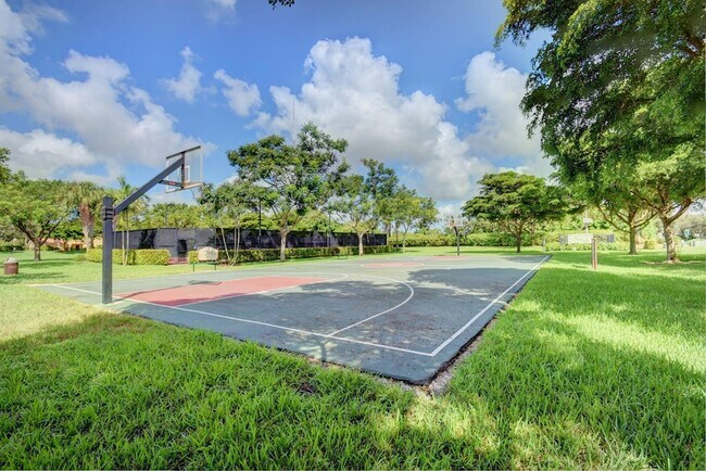 Building Photo - 7662 Spatterdock Dr