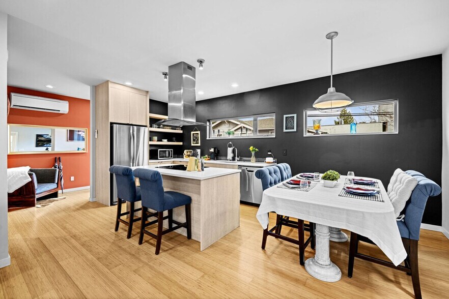 Primary Photo - 4036 Linden Ave N