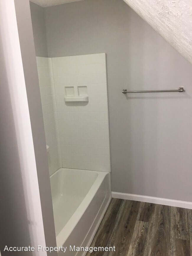 Building Photo - 3 br, 2 bath House - 4979 N 550 E