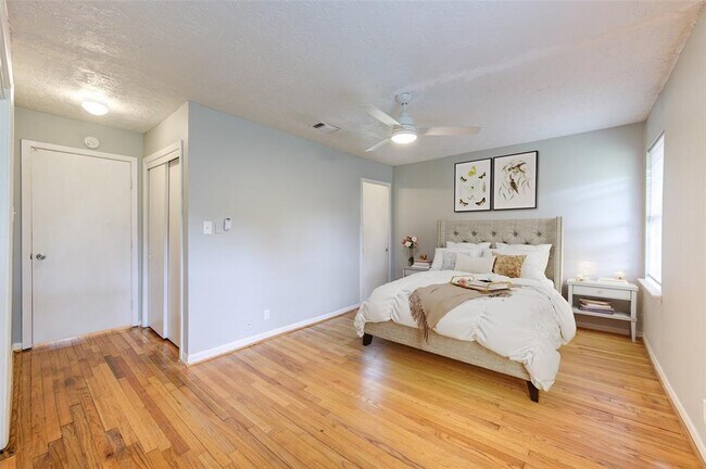 Building Photo - 5025 Hazelton St