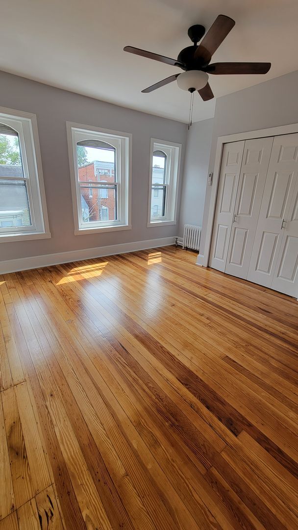 Building Photo - Beautiful Downtown Apartment for Rent!