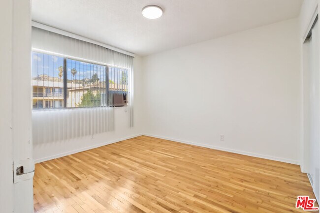 Building Photo - 1411 N Fairfax Ave