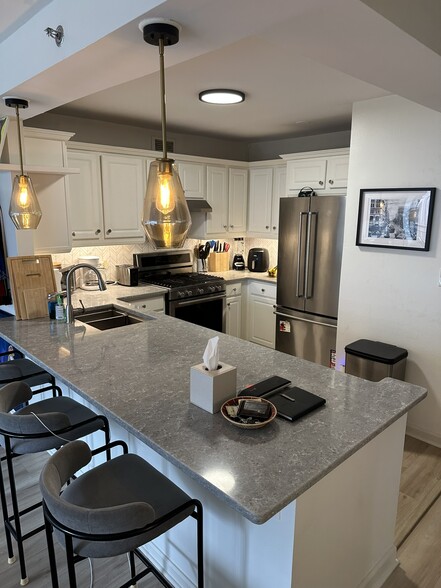 Open concept kitchen - 620 Peachtree St NE