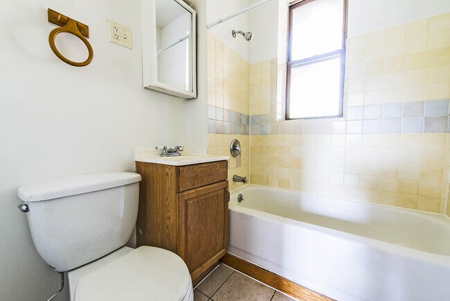 Building Photo - 3650 W 18th St